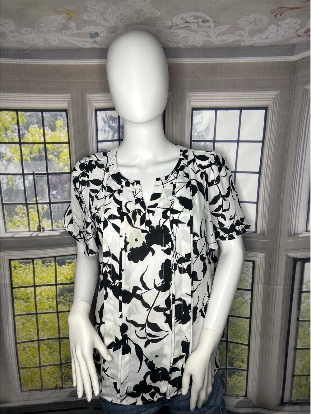 Liz Claiborne Floral Blouse Petite Medium PM Black White